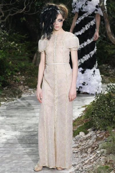 Look 60